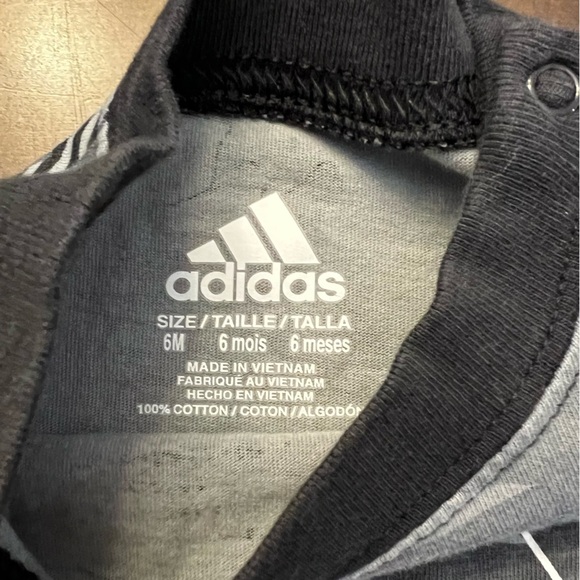 Adidas 6M Baby Snap Bottom Short Sleeve & Shorts One Piece - Picture 3 of 5